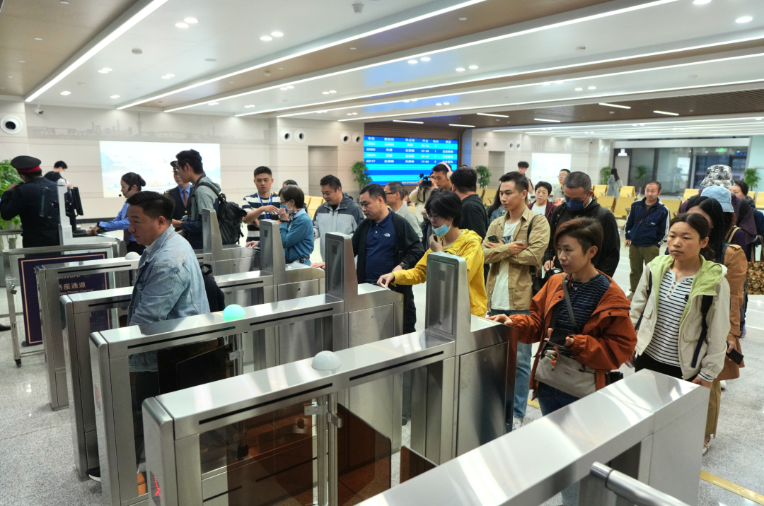 北京为何需要八大火车站？北京通州站能去哪？市民出行有何改变？专家解答——