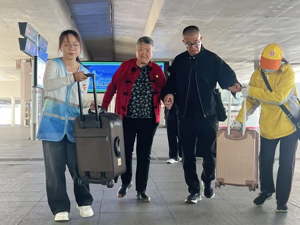 不止重阳,北京“八站两场”的敬老进行时