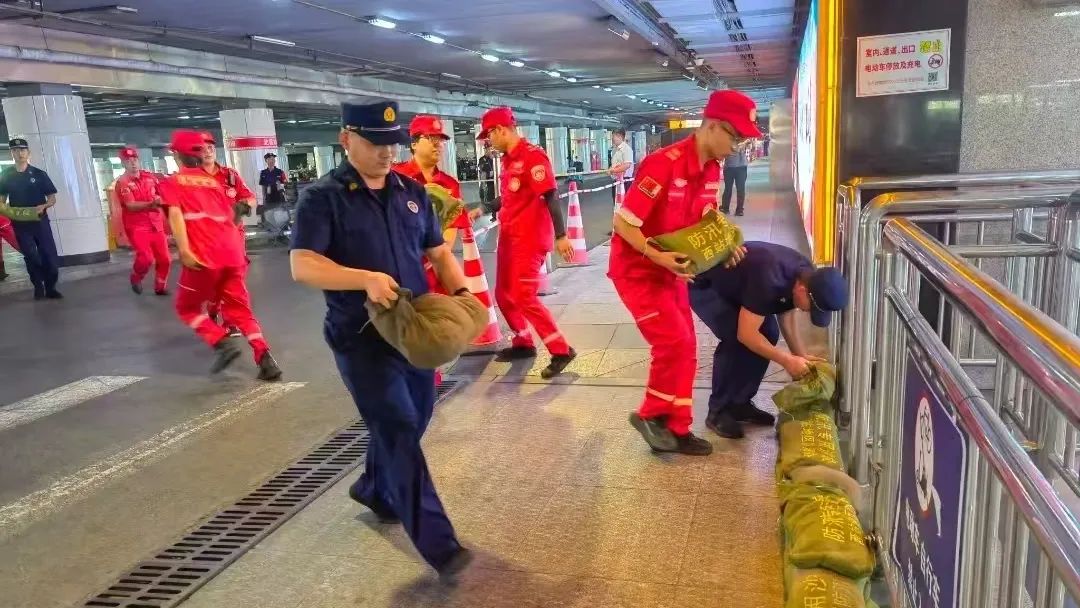 暑运开启！重点站区全力护航旅客美好出行