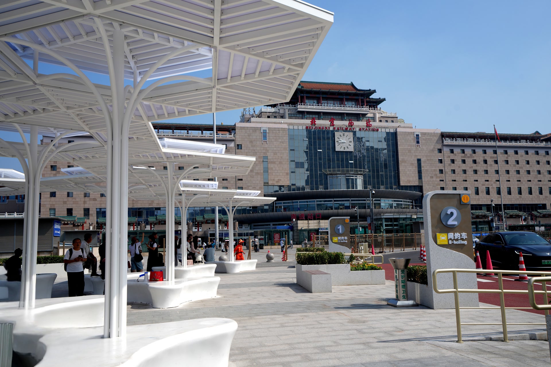 北京各大火车站站区“上新”，提升“进京最美第一印象”
